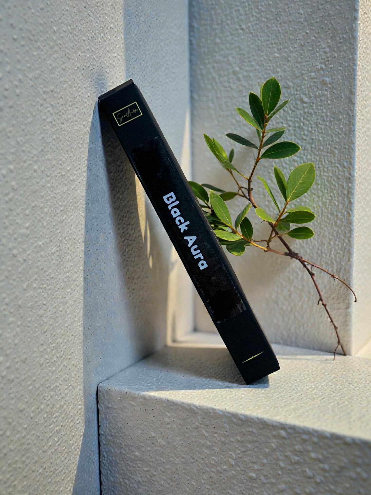 Mini Black Aura